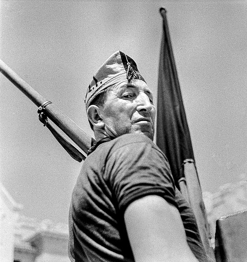 Milicià a la Caserna Bakunin_1936_Antoni Campañà Arxiu